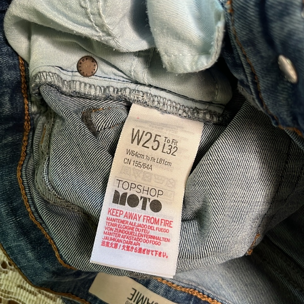 TOPSHOP Floral Embroidered Blue Jeans Moto Jamie - Picture 8 of 8